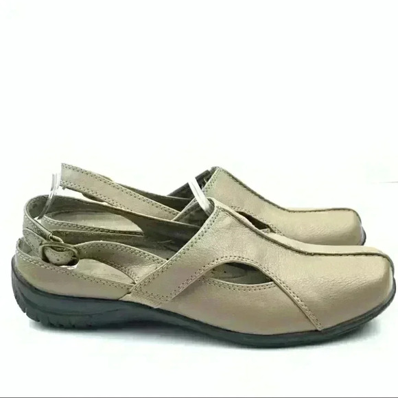 Easy street womens flats size 8 taupe faux leather - Picture 1 of 13